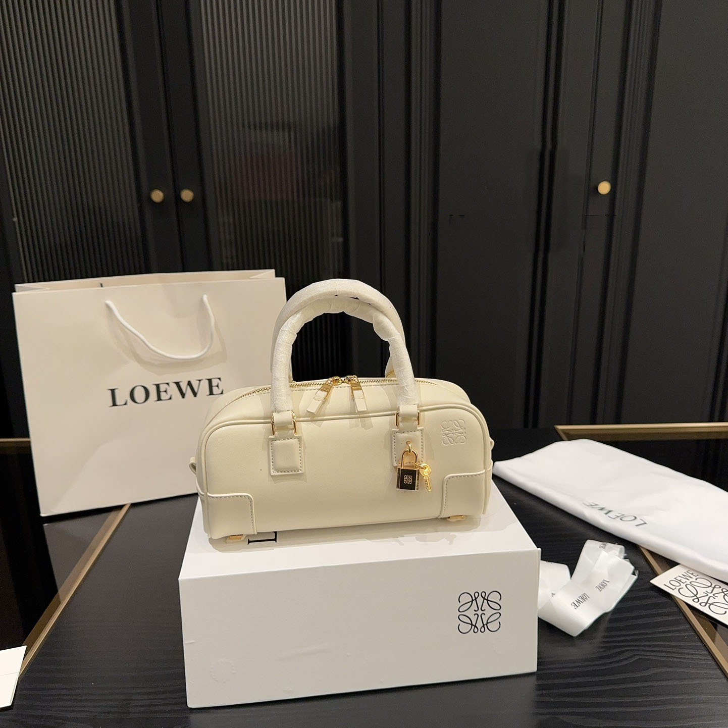 Amazona 23 Cropped bag in nappa calfskin