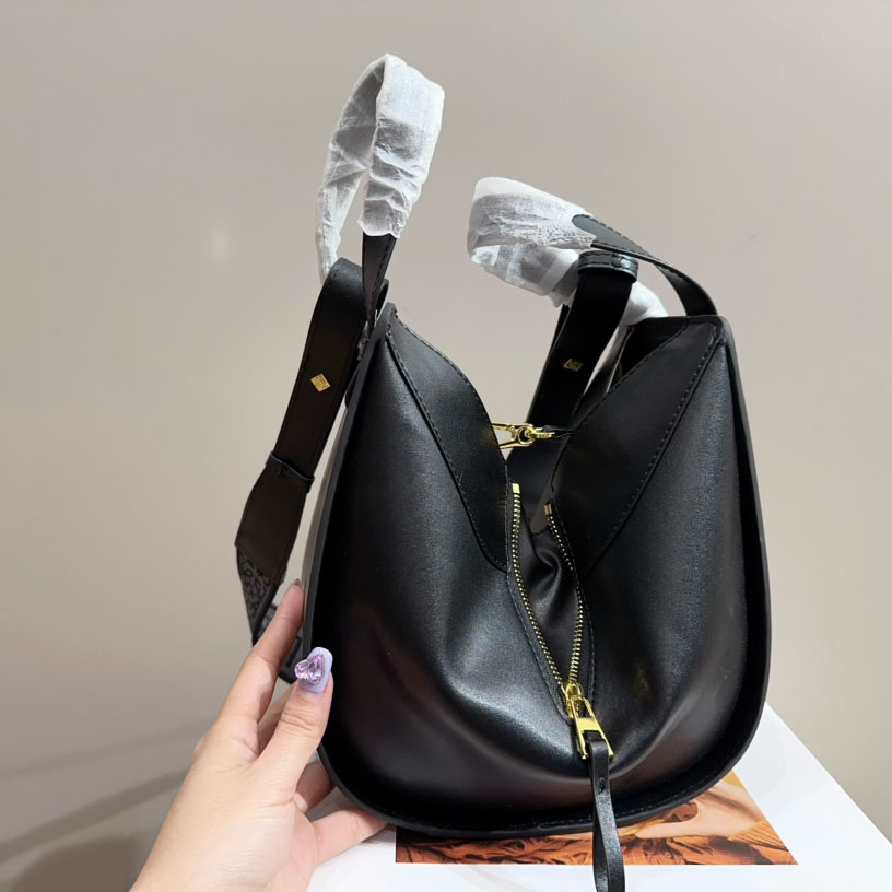 Hammock bag in soft grained calfskin