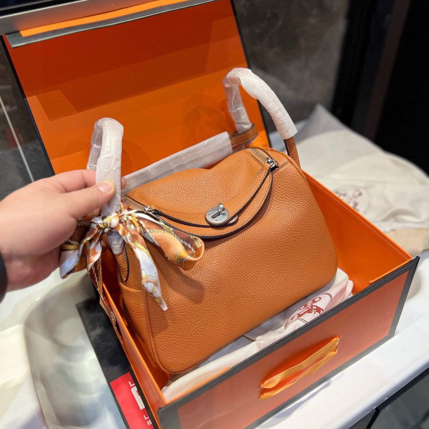 Lindy 26 Bag Coveted Etoupe Clemence Leather Palladium