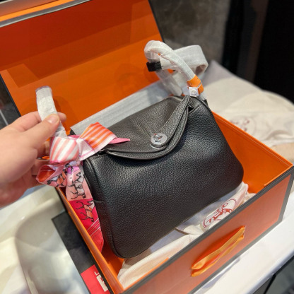 Lindy 26 Bag Coveted Etoupe Clemence Leather Palladium