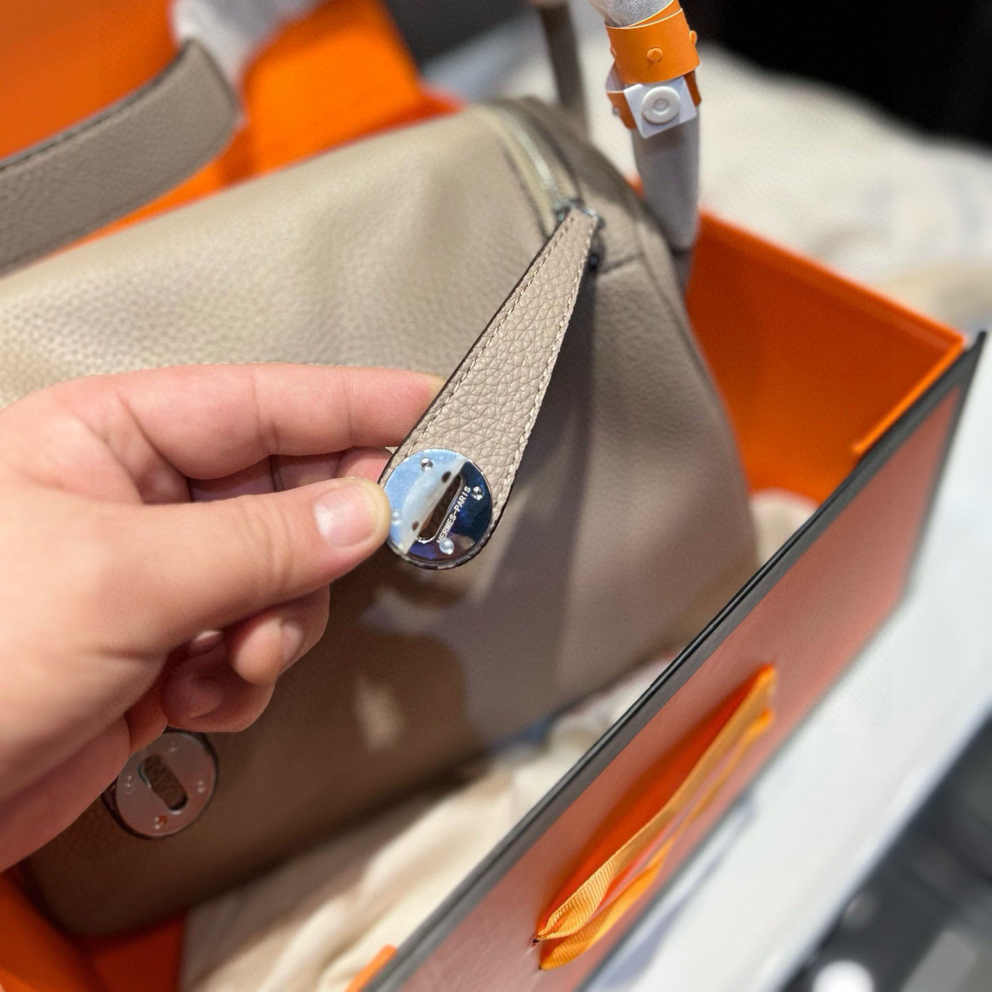 Lindy 26 Bag Coveted Etoupe Clemence Leather Palladium
