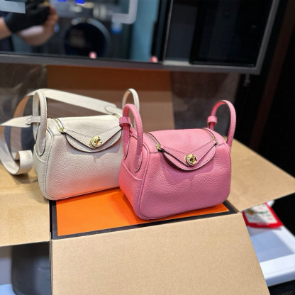 Lindy 26 Bag Coveted Etoupe Clemence Leather Palladium