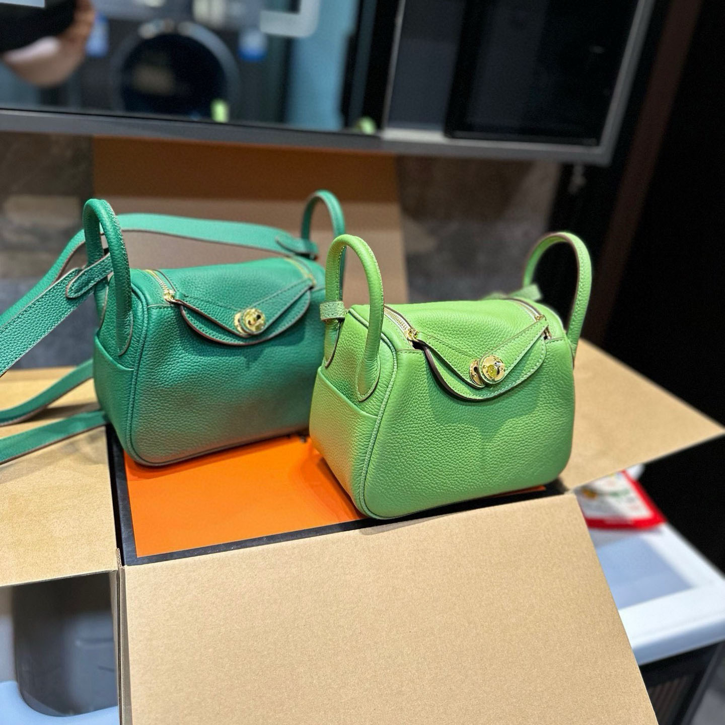 Lindy 26 Bag Coveted Etoupe Clemence Leather Palladium