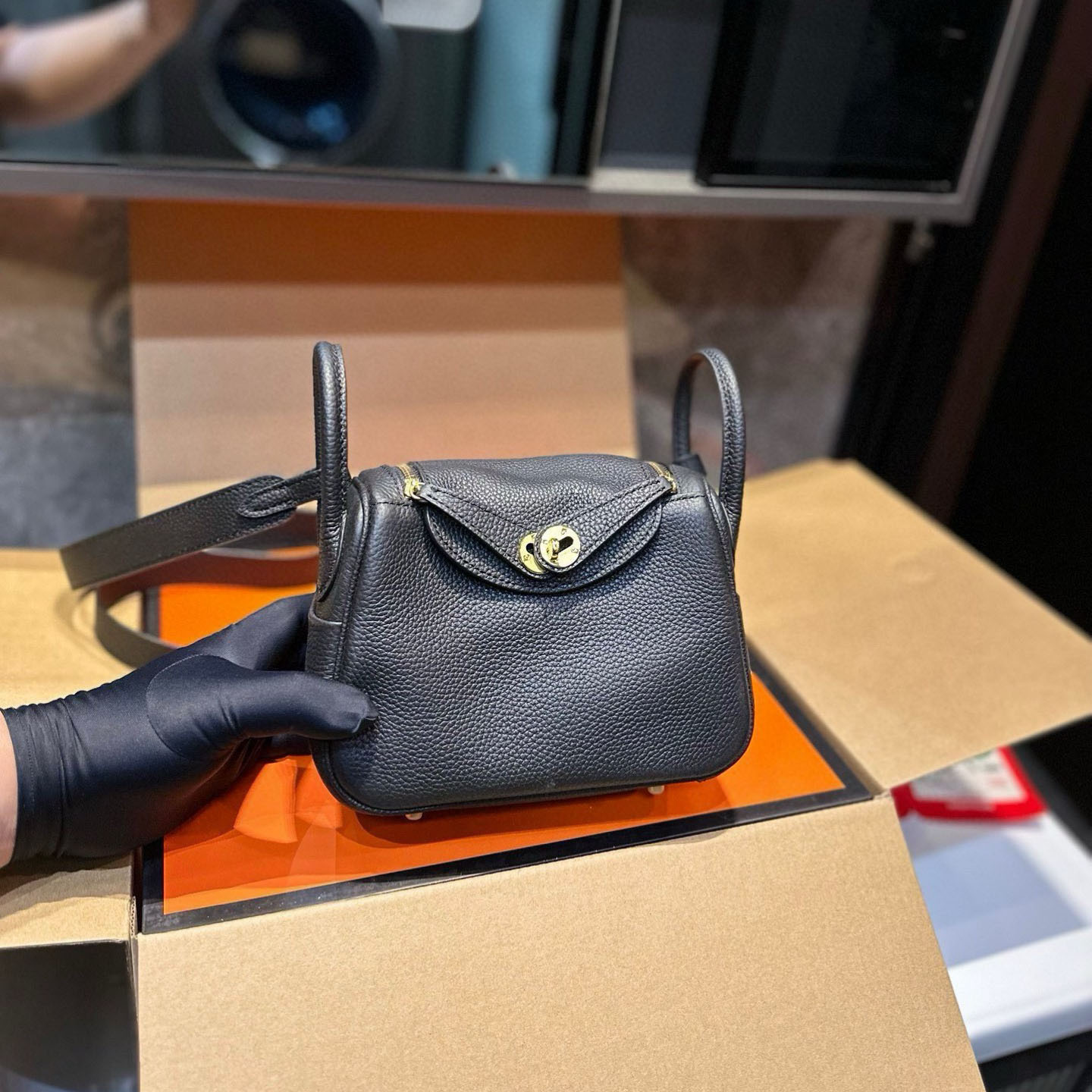 Lindy 26 Bag Coveted Etoupe Clemence Leather Palladium