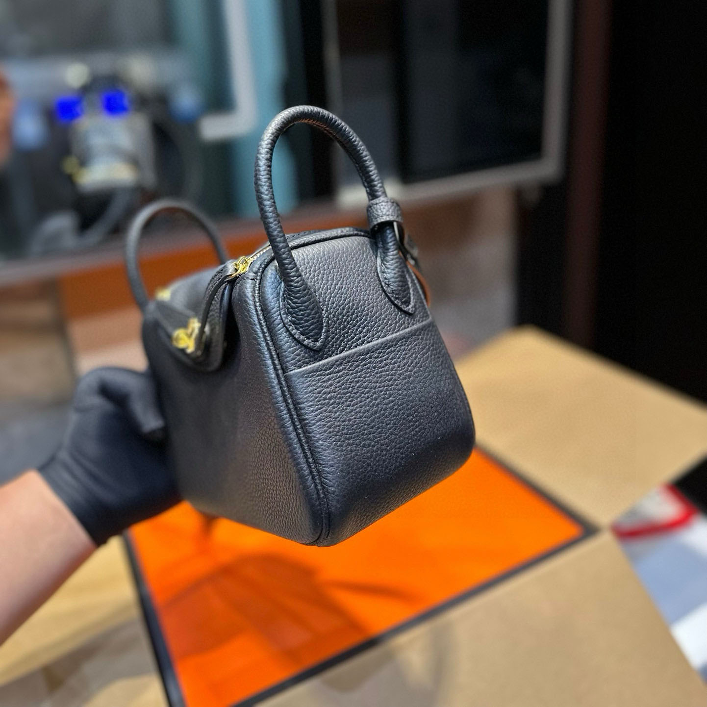 Lindy 26 Bag Coveted Etoupe Clemence Leather Palladium