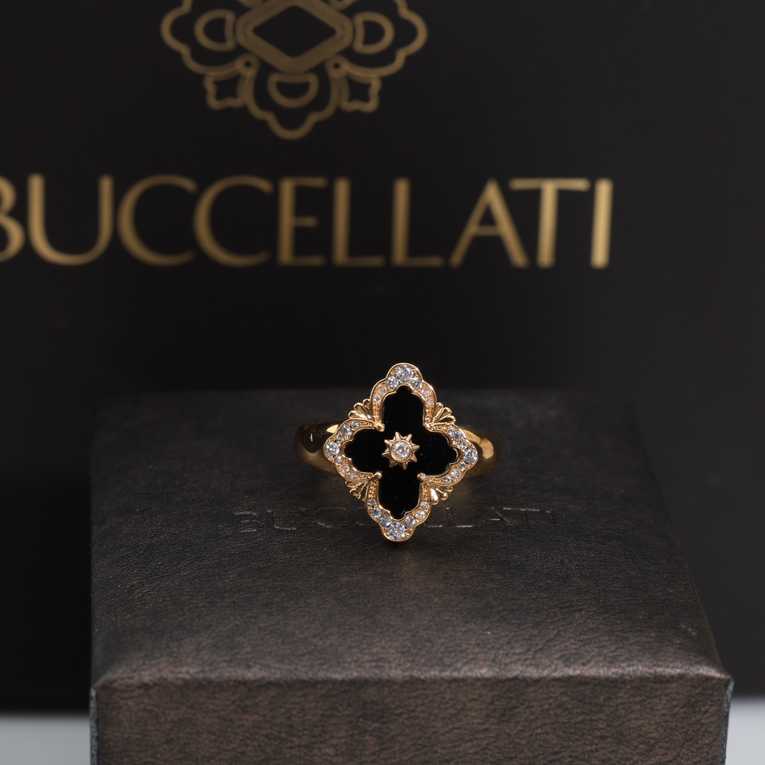 OPERA TULLE YELLOW GOLD RING WIT BALCK ENAMEL BACKGROUND AND LOGO