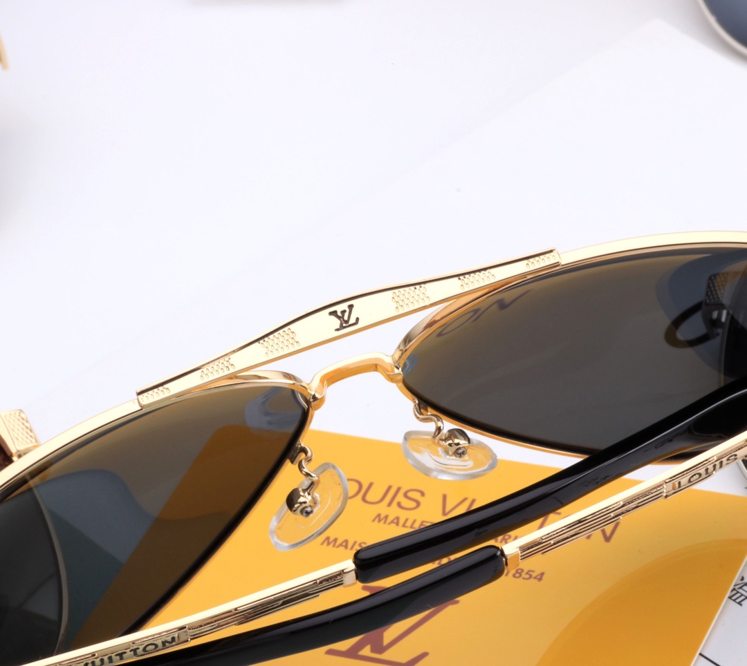 7-color fashionable LthtV sunglasses