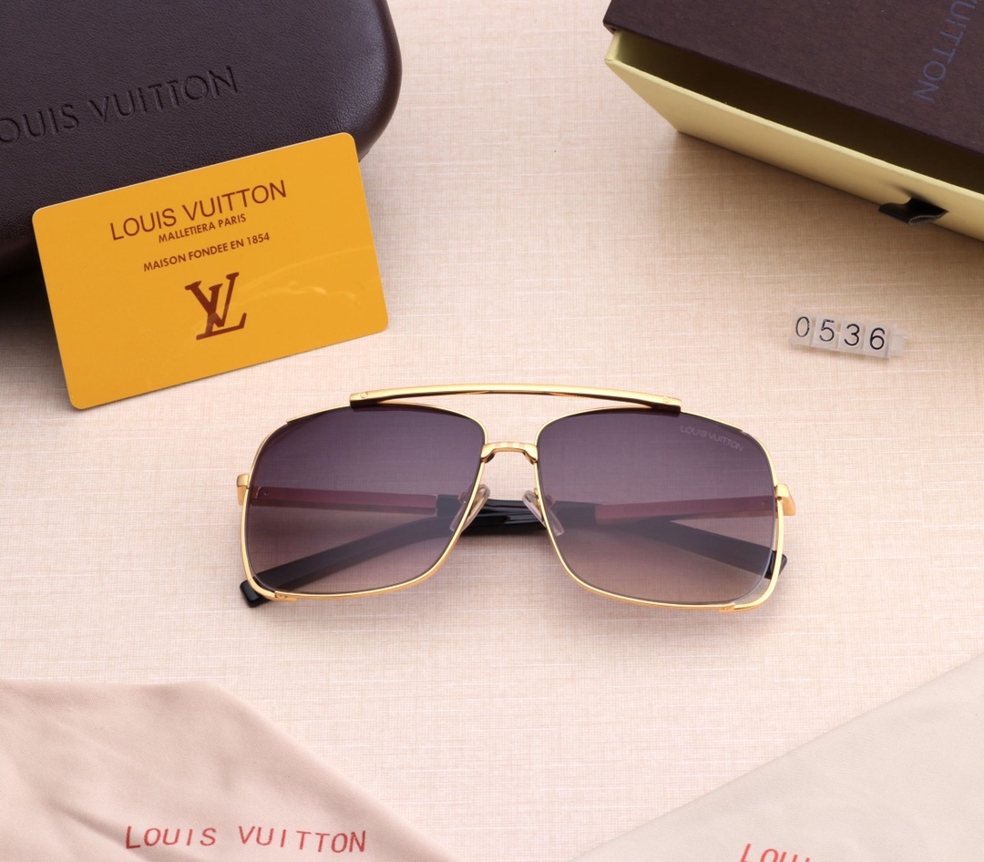 4-color fashionable LthtV sunglasses
