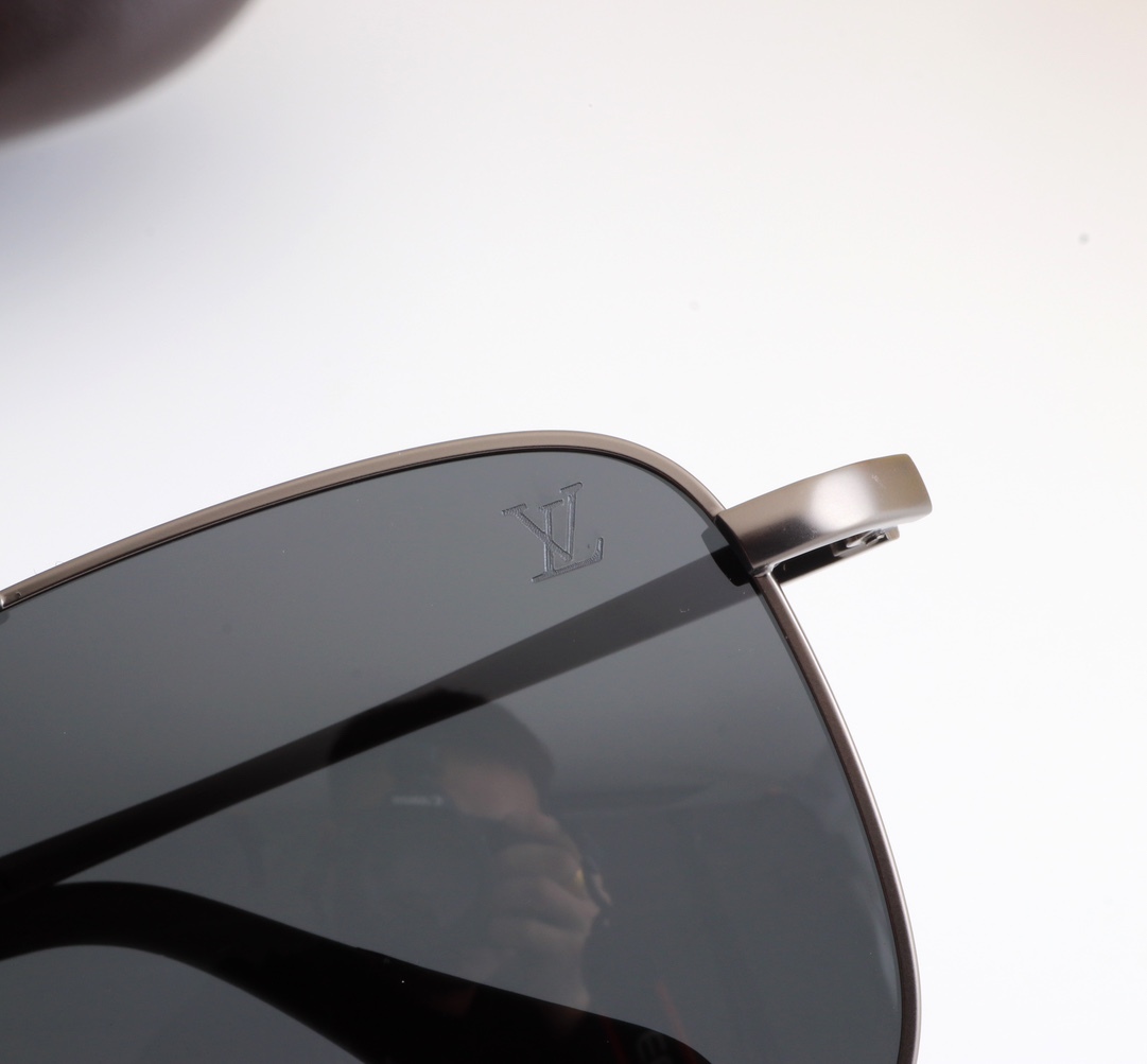 5-color fashionable LthtV sunglasses