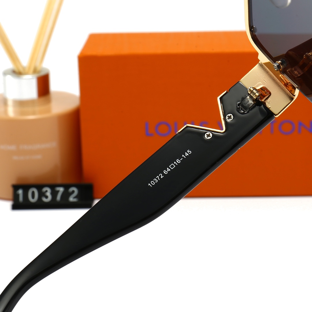 4-color fashionable LthtV sunglasses