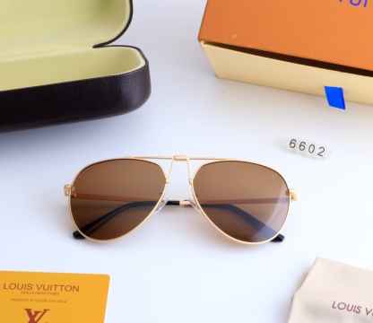 4-color fashionable LthtV sunglasses