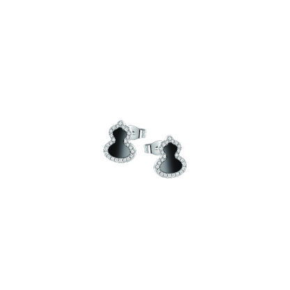 Petite Wulu ear studs in 18K white gold with diamonds and onyx
