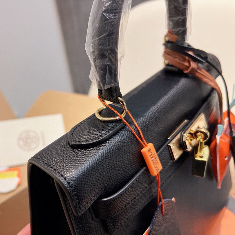 Kelly 28 Sellier Bag Gold Epsom Leather with Gold Hardware