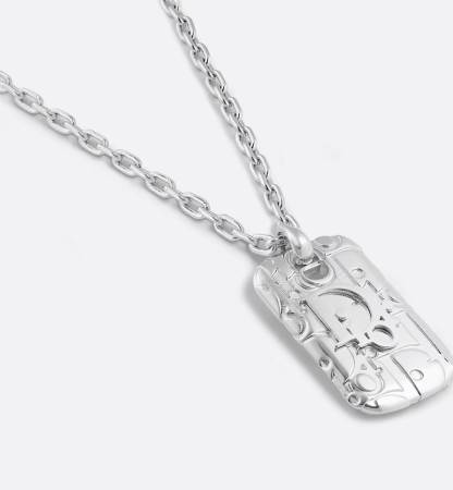Oblique Plate Pendant Necklace