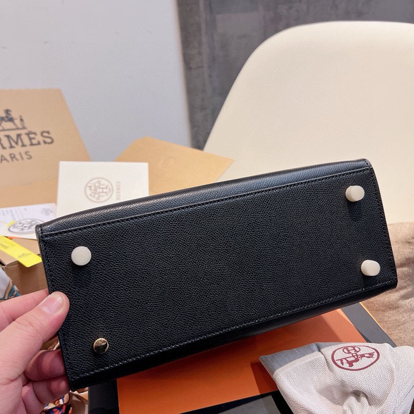 Kelly 28 Sellier Bag Gold Epsom Leather with Gold Hardware