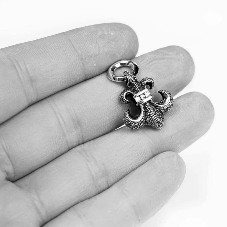 BS FLEUR CHARM WITH DIAMOND