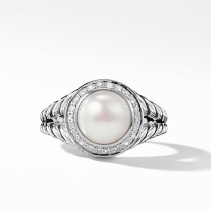 Dathtvid Yurthtman Pearl Ring with Diamonds