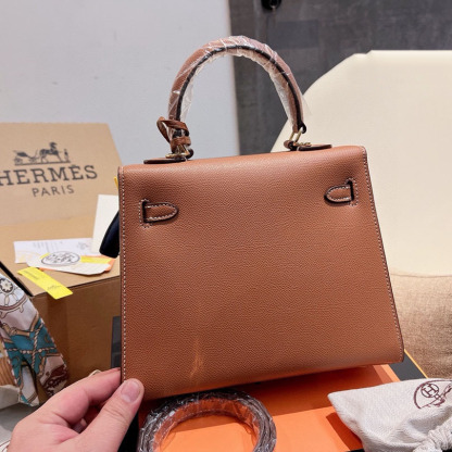 Kelly 25 Sellier Bag Gold Epsom Leather with Gold Hardware