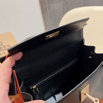 Kelly 28 Sellier Bag Gold Epsom Leather with Gold Hardware