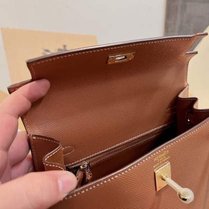 Kelly 25 Sellier Bag Gold Epsom Leather with Gold Hardware