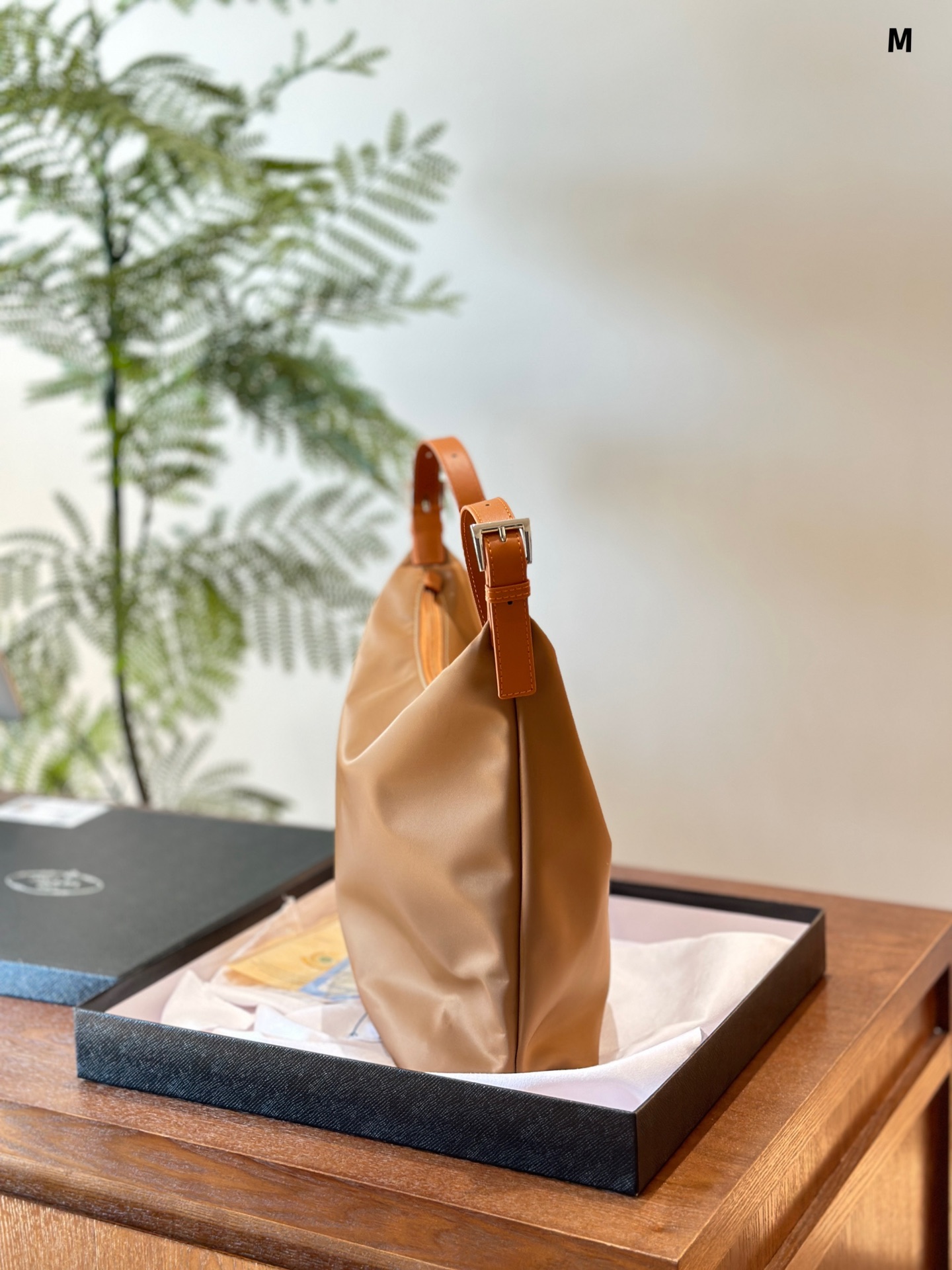 Aimée large leather shoulder bag