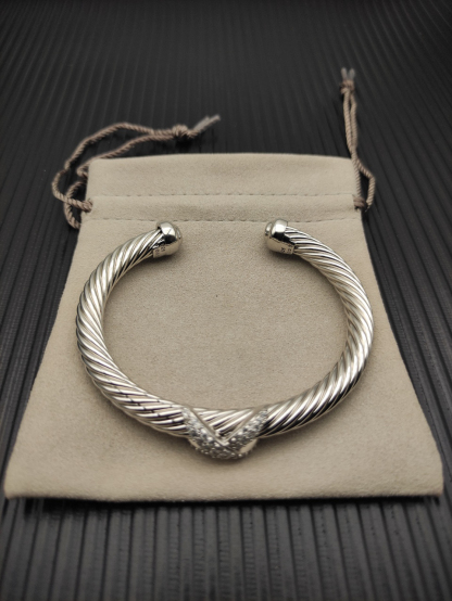 X Classic Cable Station Bracelet in Sterling Silver with Diamonds，7mm