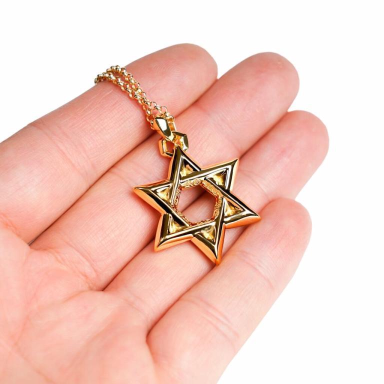22K GOLD STAR OF DAVID PENDANT