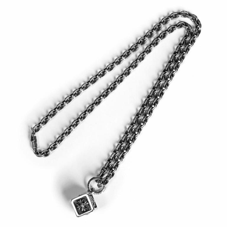 FLEUR CUBE PENDANT