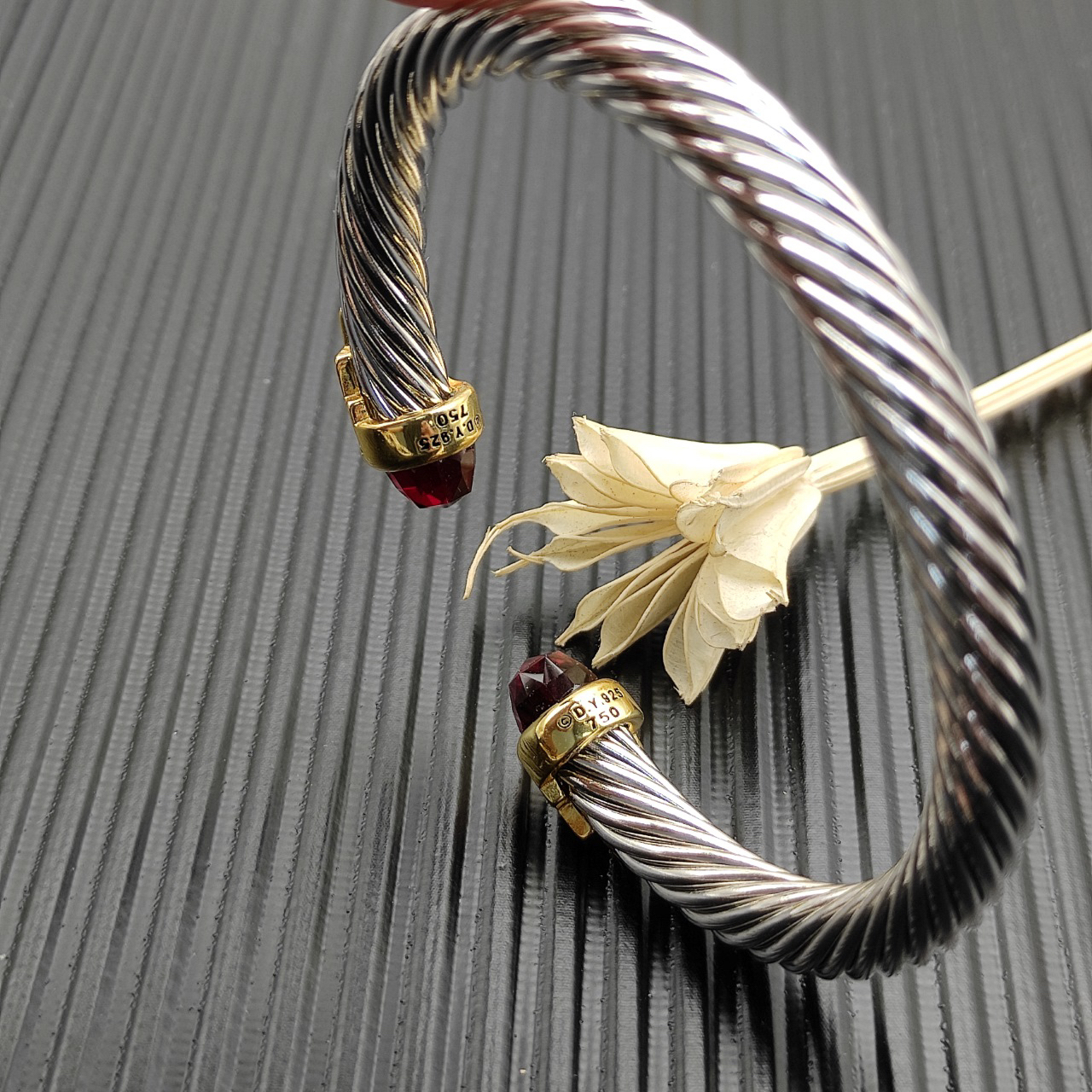 7mm Cable Bracelet with Red & Diamond Accents – Gold Cap