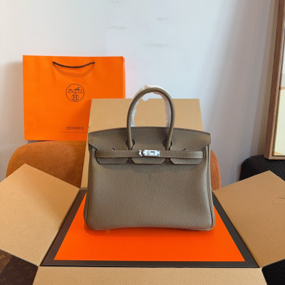 *Birkin 25 Bag