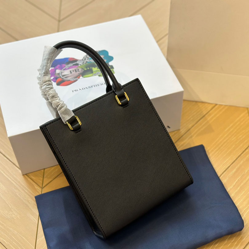 Saffiano leather handbag Z18