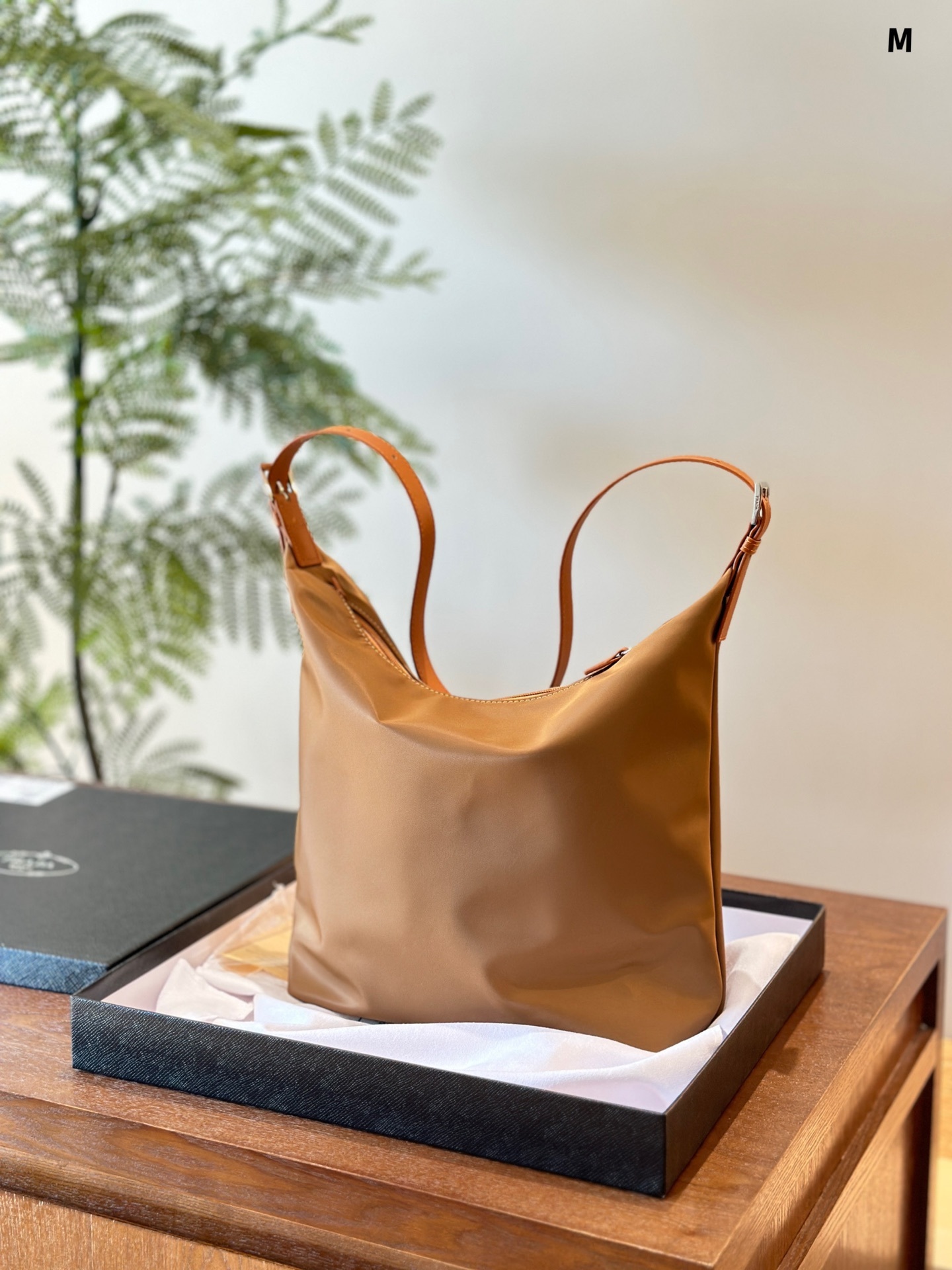 Aimée large leather shoulder bag