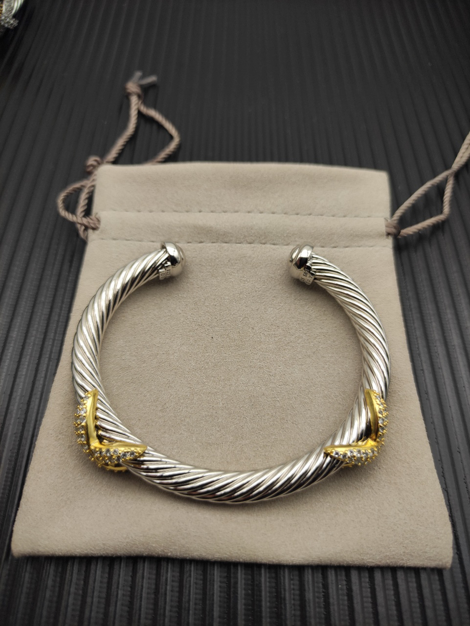 Cable Classic Bracelet with Pavé Diamond X in Two-Tone – Where Classic Meets Radiance,7mm