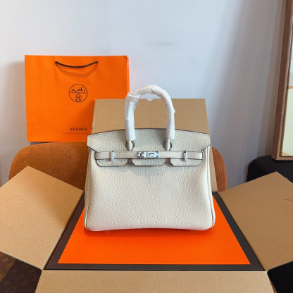 *Birkin 25 Bag