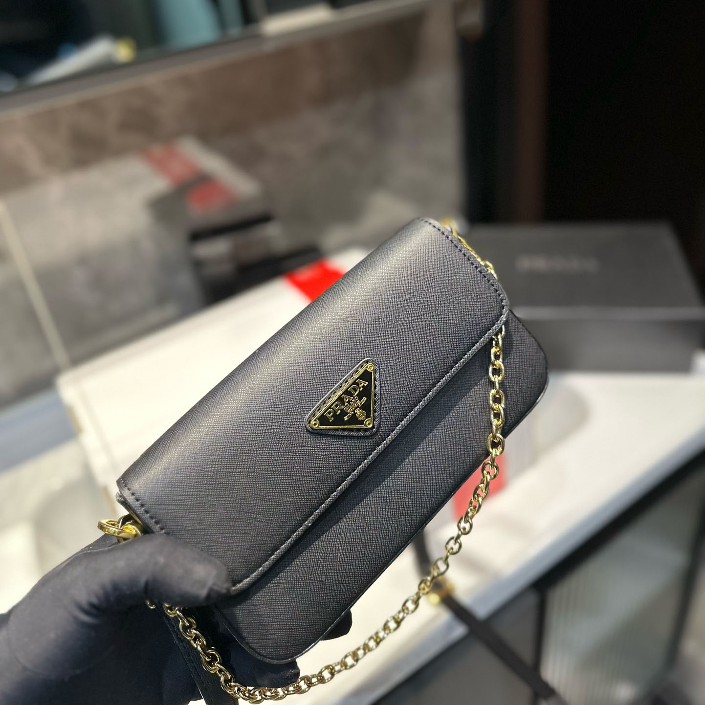 Emblème Saffiano shoulder bag