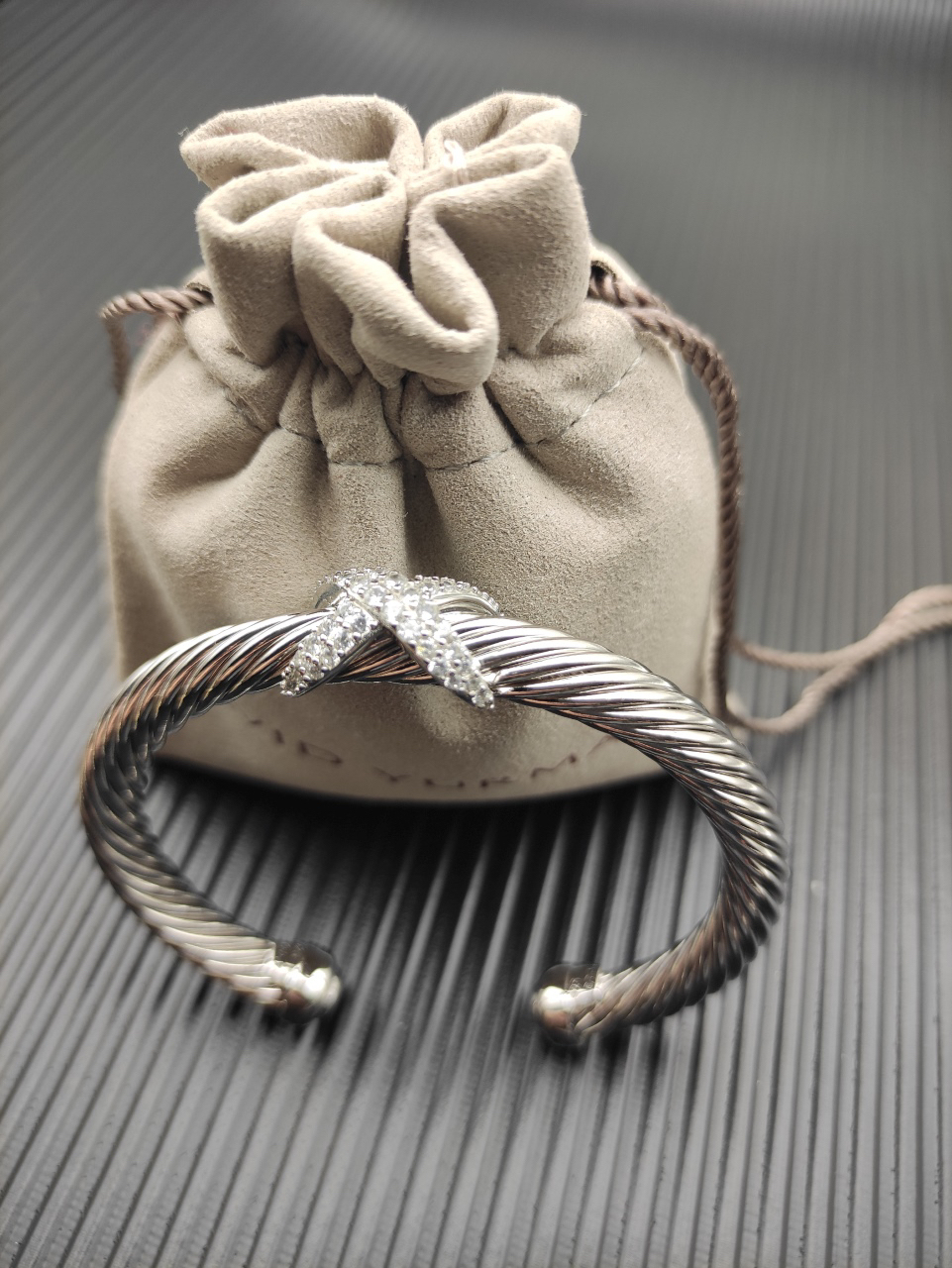 X Classic Cable Station Bracelet in Sterling Silver with Diamonds，7mm