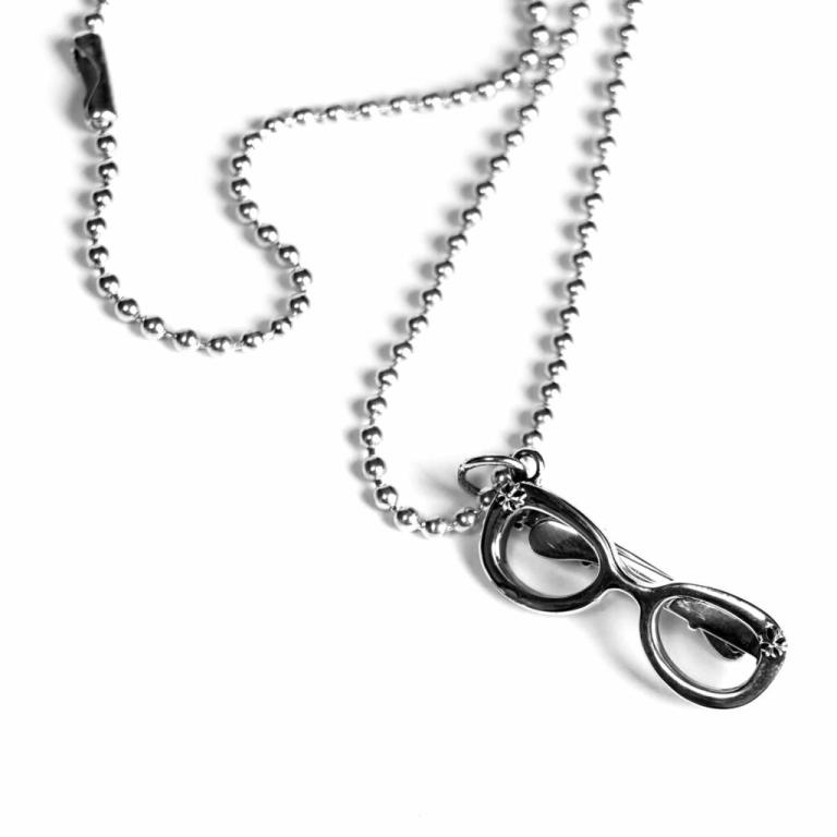 GLASSES PENDANT