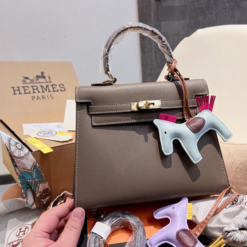 Kelly 25 Sellier Bag Gold Epsom Leather with Gold Hardware