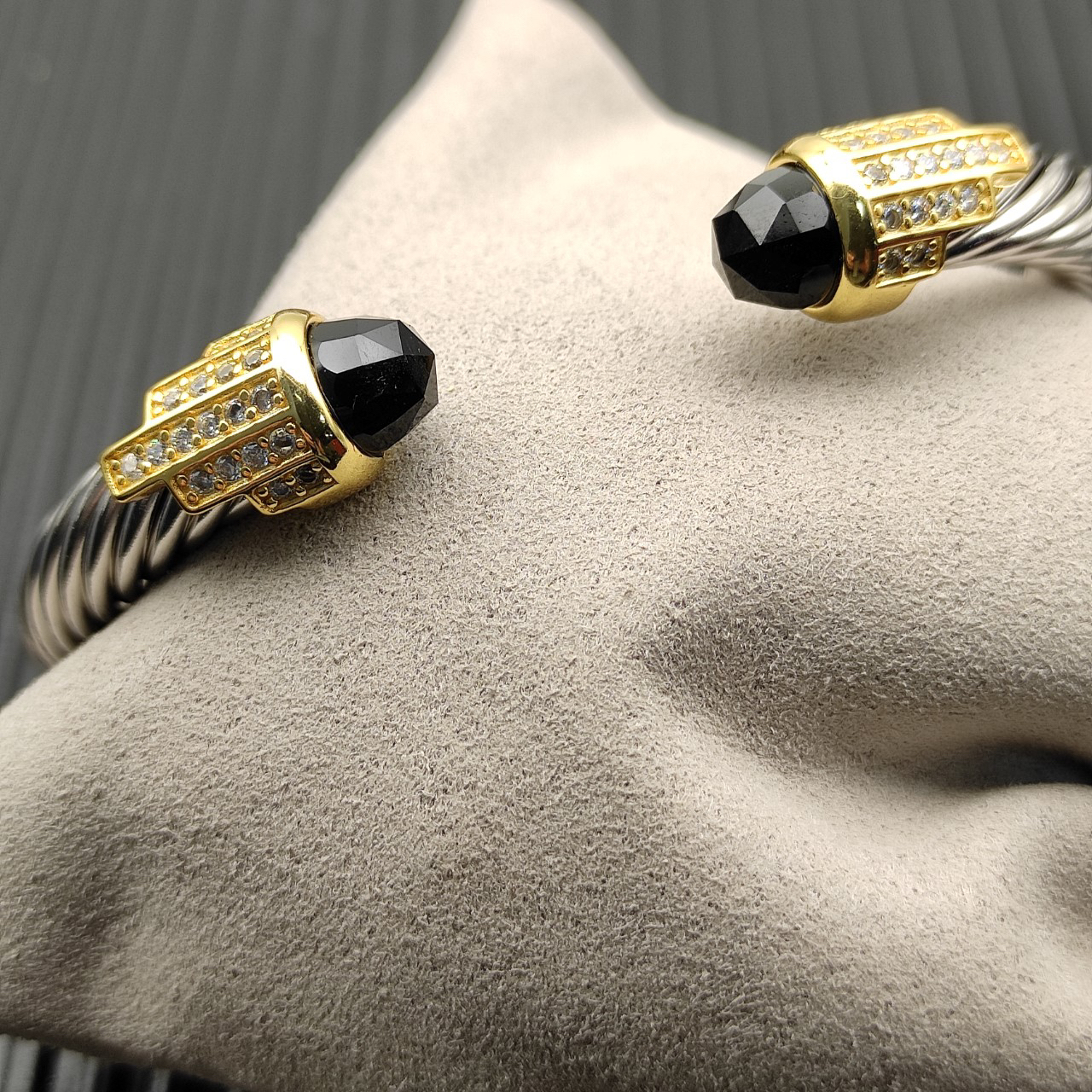 7mm Cable Bracelet with Black & Diamond Accents – Gold Cap