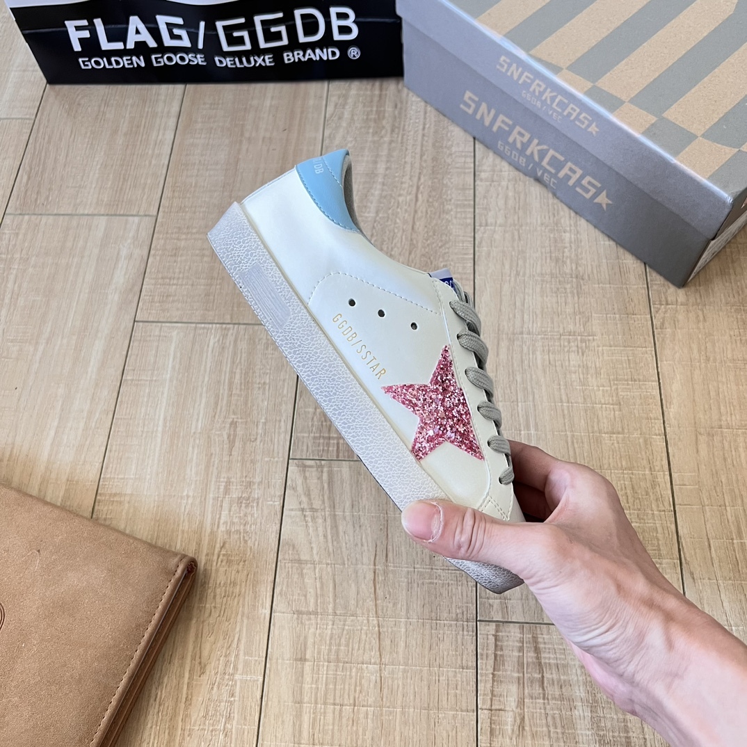 Super-Star Sabot with pink glitter star and suede toe