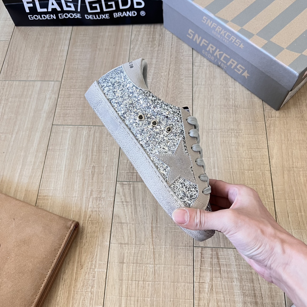 Hi Star in silver glitter with suede star and white heel tab