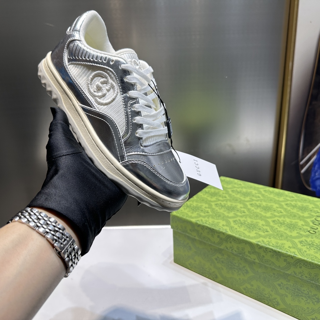 MAC 80 Low Top Sneakers