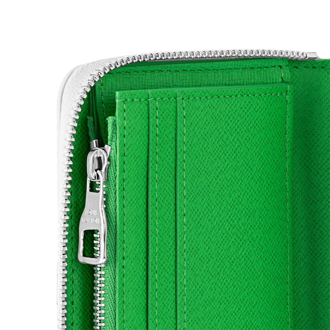 Zippy Vertical Wallet M82590