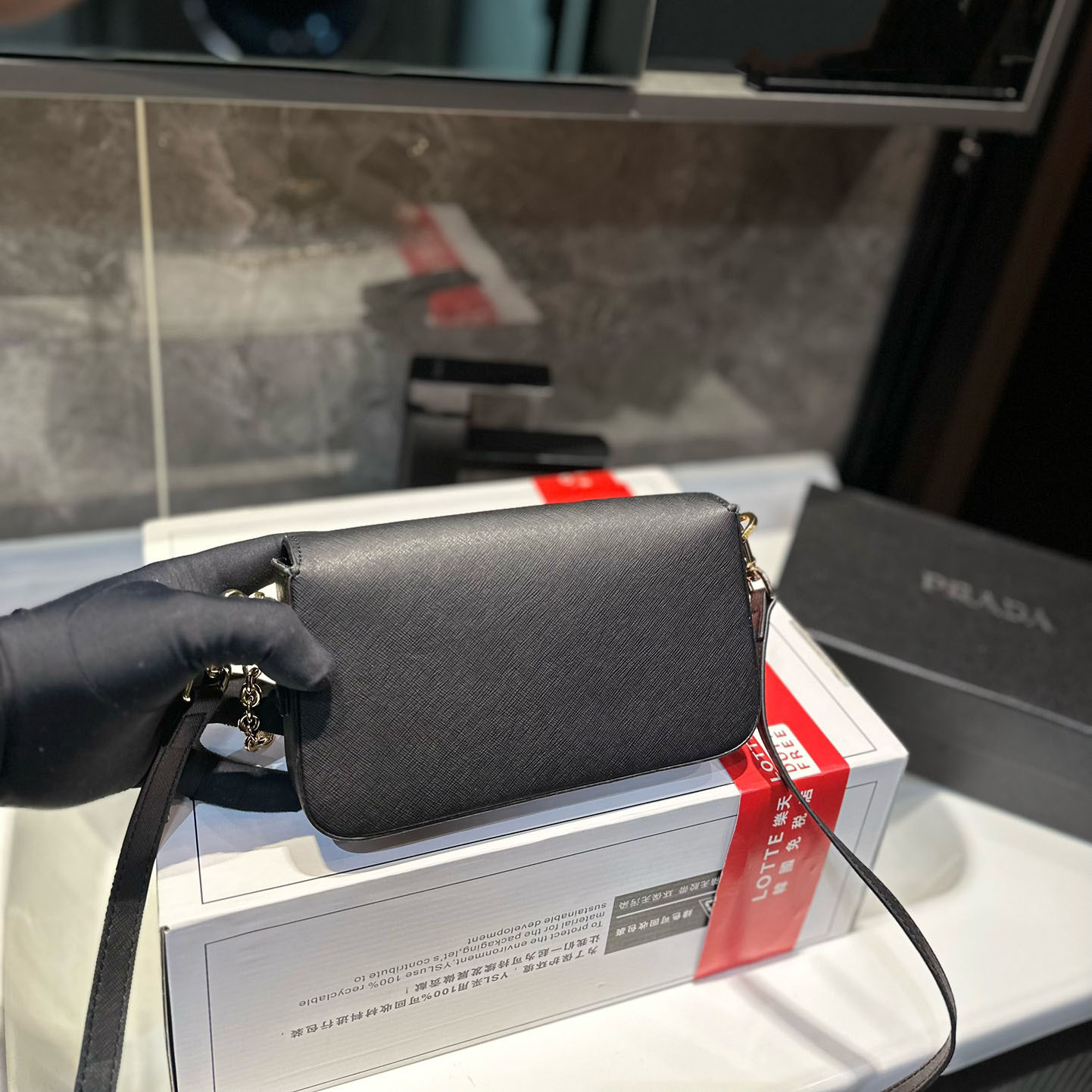 Emblème Saffiano shoulder bag