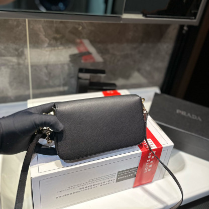 Emblème Saffiano shoulder bag