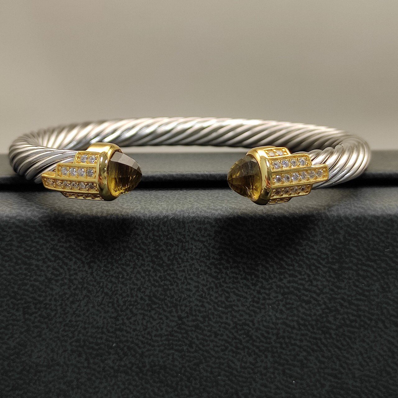 7mm Cable Bracelet with Brown & Diamond Accents – Gold Cap