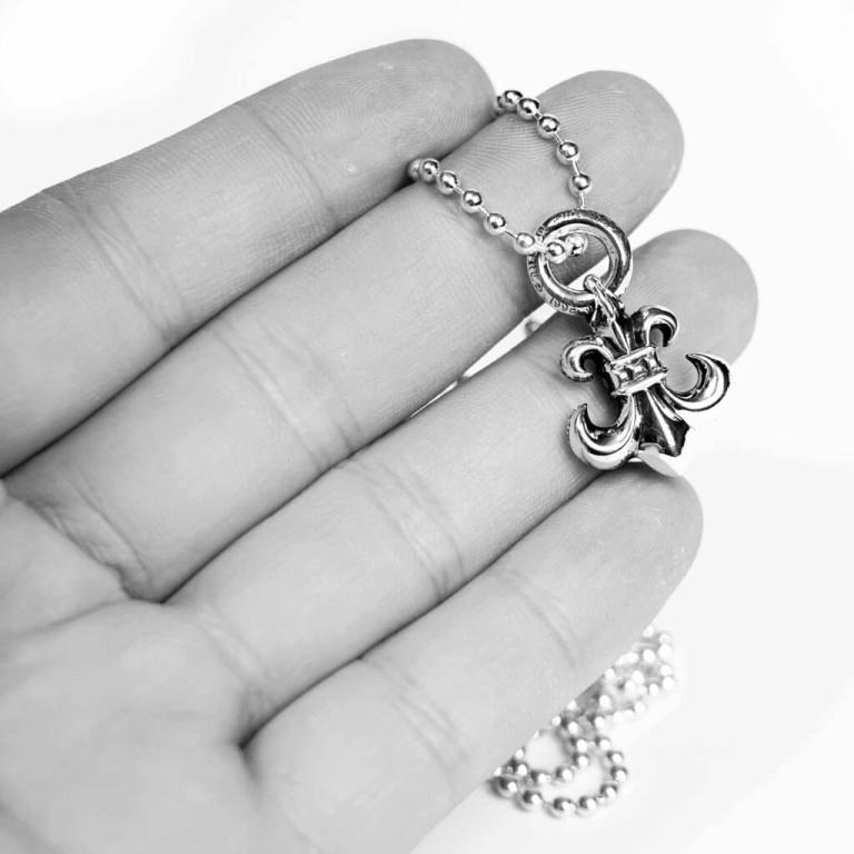 BS FLEUR CHARM WITH DIAMOND