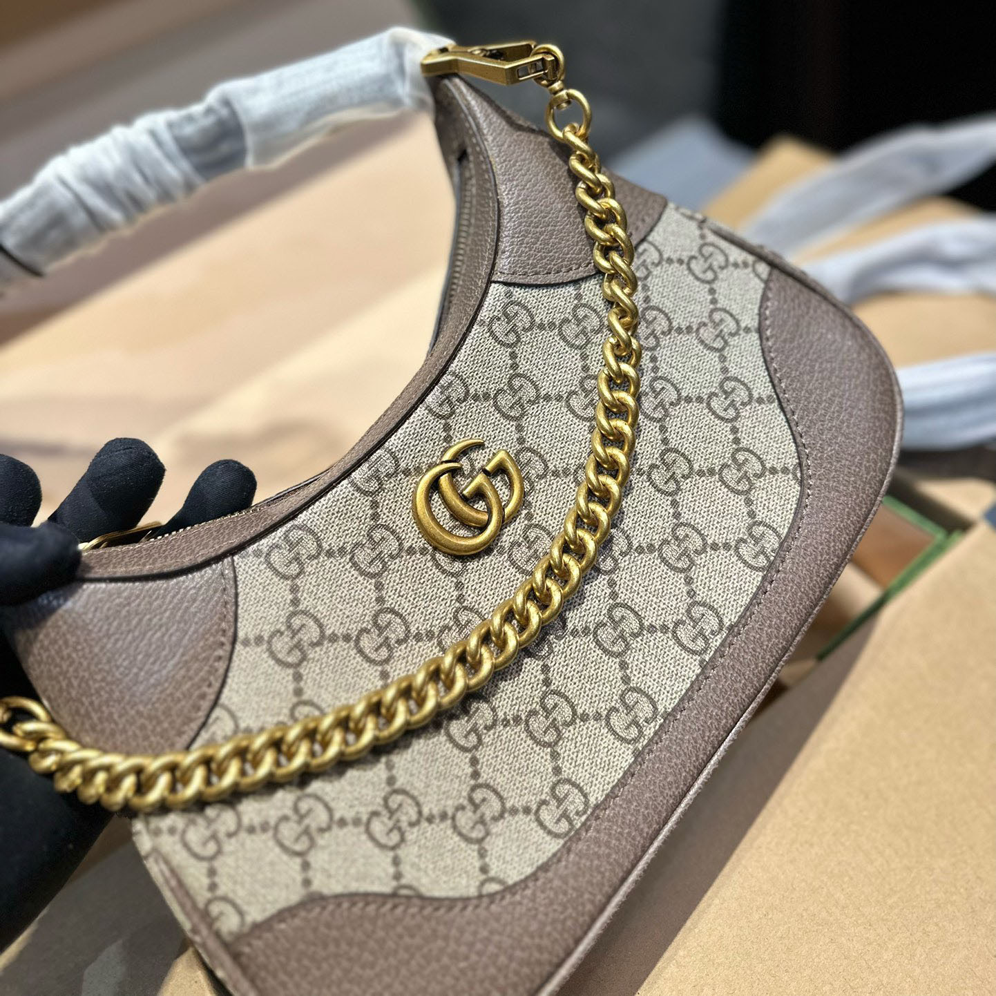 Aphrodite Small Chain Shoulder Bag