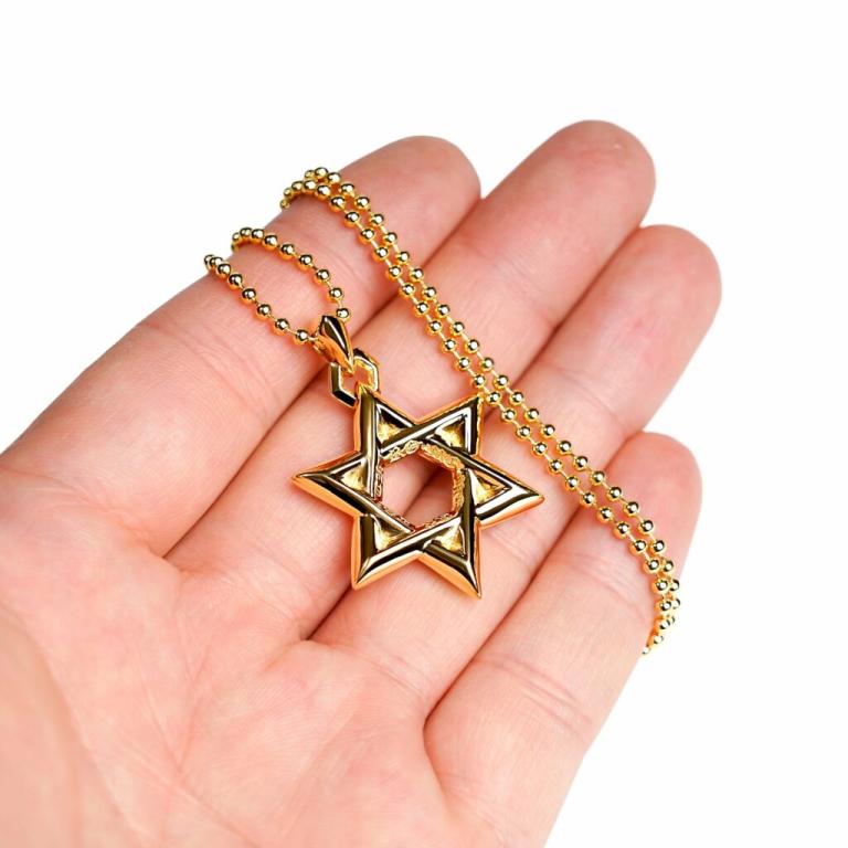 22K GOLD STAR OF DAVID PENDANT