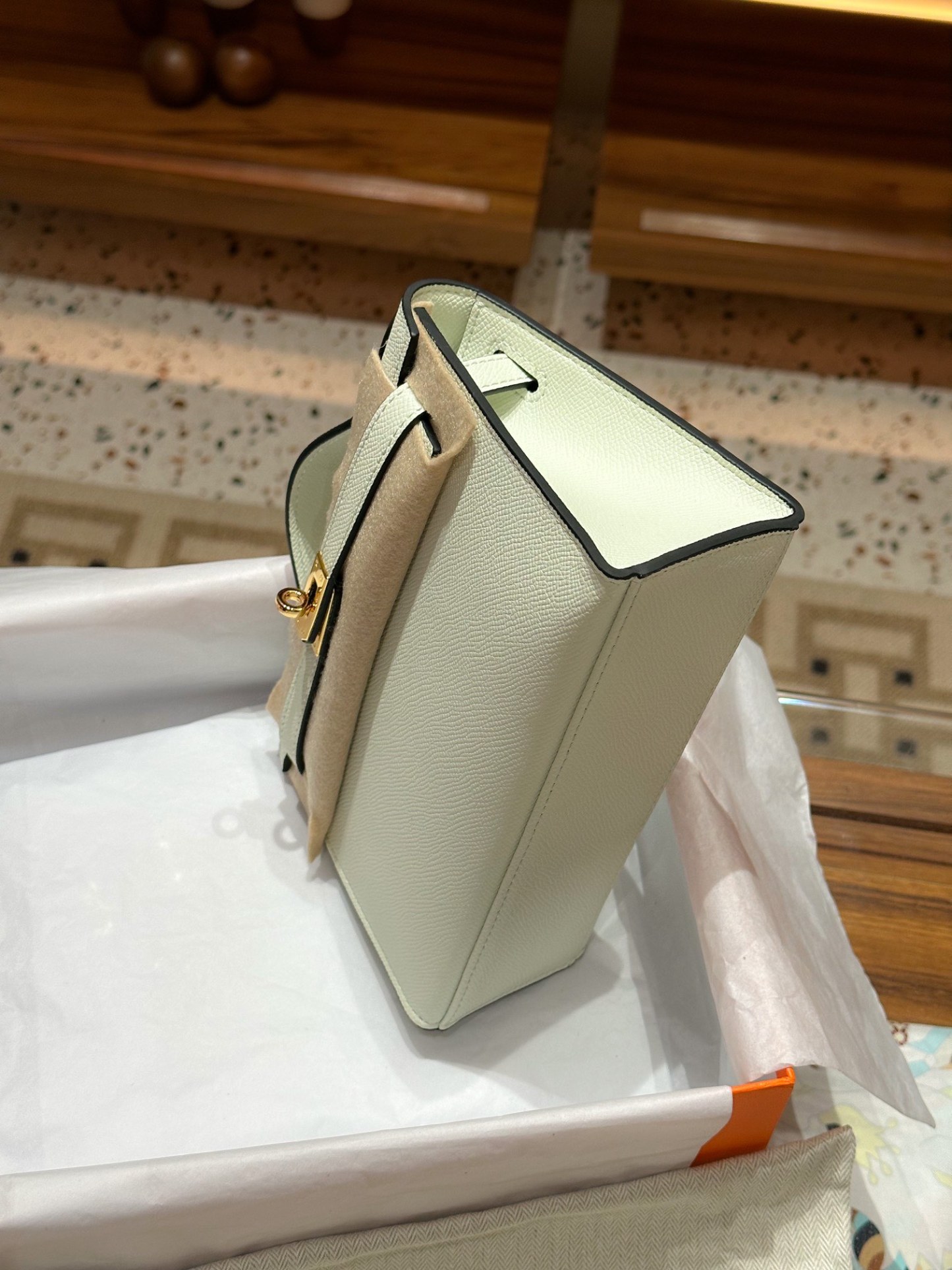 Herthtmes  Epsom Kelly Pochette Clutch